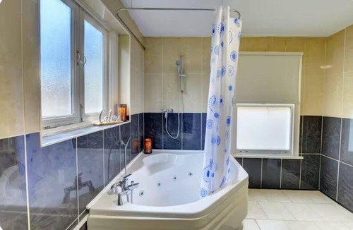Oadby Apartment | Charming 2-bedroom apartment in nice Stoneygate with WiFi