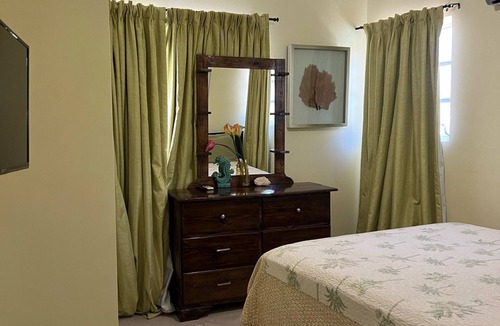 Nassau House | Charming 2-bedroom townhome in Nassau with WiFi, AC. Relax and unwind