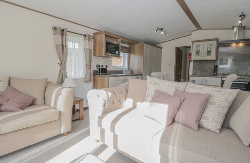 South Lakeland Leisure Village Cabin | Charming 22 Sherwood Home in Warton
