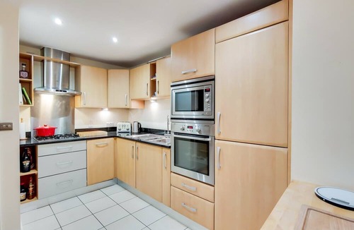 King's Cross Apartment | Charming 2BDR London Apt in Kings Cross Sleeps 5