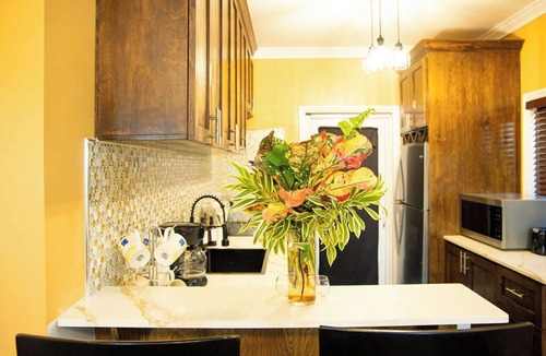 Tar Bay Cottage | Charming 2bedroom cottage with AC, WiFi,Two-minute walk to beach.Island getaway!