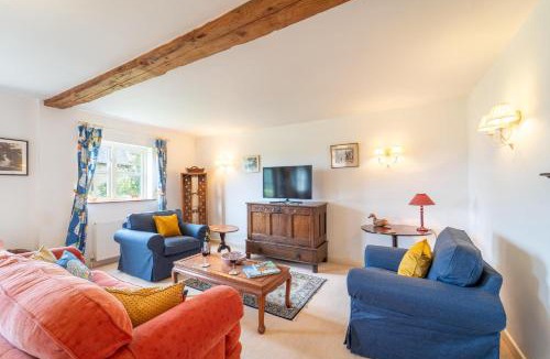 Charlton-on-Otmoor House | Charming 3 Bed Home in Peaceful Rural Village - Pass the Keys