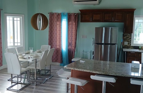 Gregory Town House | Charming 3-bedroom townhome with AC and WiFi in enchanting Eleuthera