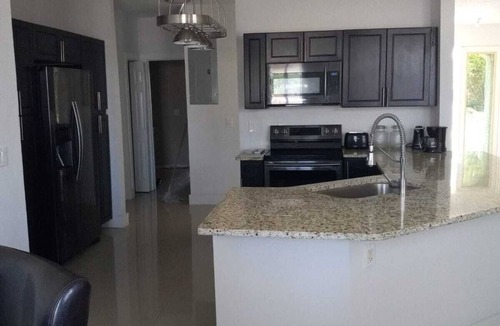 Royal Bahamian Estates House | Charming 3-bedroom house with AC, WiFi in lovely Freeport
