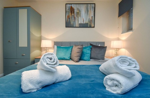 Knowle Sands House | Charming 4bedroom House at Silicon Court