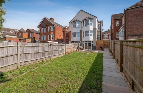High Wycombe House | Charming 5 Bedroom Home in High Wycombe Perfect for Families
