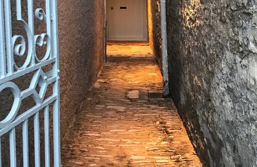 Chippenham Cottage | Charming Artisan Cottage | Historic Stay Near Bath, Castle Coombe & Lacock