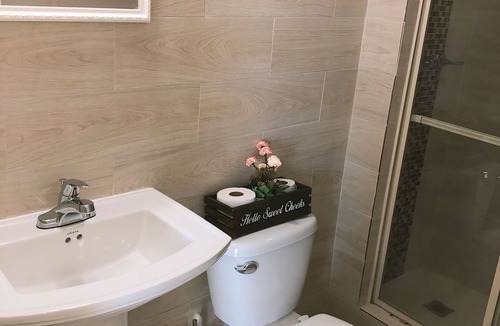 George Town House | Charming, Cosy 2-bedroom in Town Centre