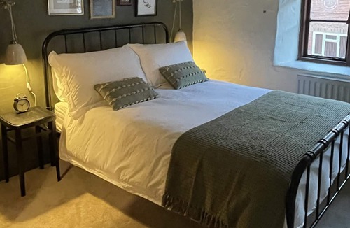 Bicester Cottage | Charming Cottage Retreat in the Center of Bicester