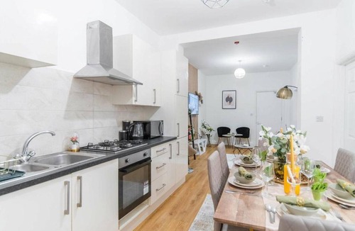 Sudbury Apartment | Charming London Flat Near Wembley Parks & Garden