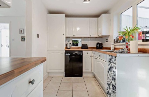 New Forest District House | Charming New Forest Cottage with Private Garden Rockford Cottage