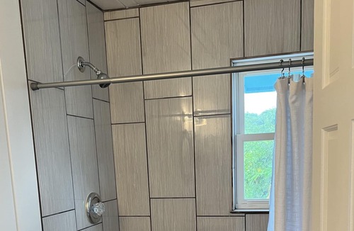 Lubbers Quarters Cay House | Charming Out-island Cottage with Private Dock on Tilloo Cay