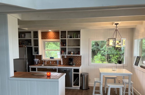 Lubbers Quarters Cay House | Charming Out-island Cottage with Private Dock on Tilloo Cay