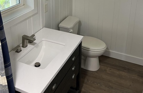 Lubbers Quarters Cay House | Charming Out-island Cottage with Private Dock on Tilloo Cay