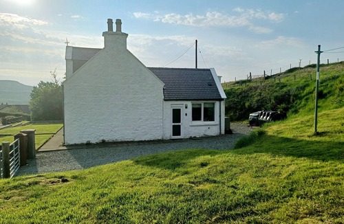 Suladale House | Charming private cottage in the heart of Skye, near Portree. Family-friendly.