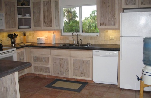 Double Bay Cottage | Charming, secluded, beachfront cottage