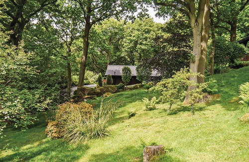 Summerbridge Ski Chalet | Charming, spacious and comfortable open plan lodge with log burner.