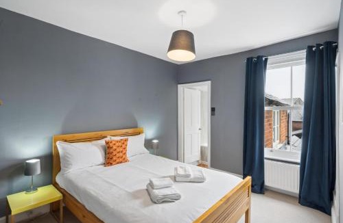 Thame House | Charming Terrace Cottage with Beautiful Garden - Pass the Keys