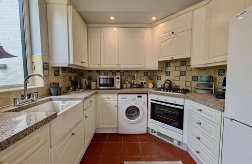 Pinner House | Charming Two-Bedroom House in London