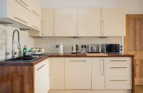 Windsor House | Charming Victorian House w/Parking + River Walks - Pass the Keys