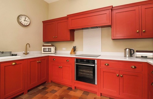 Sutton on the Forest Cottage | CHAUFFEURS COTTAGE, pet friendly, with open fire in Huby
