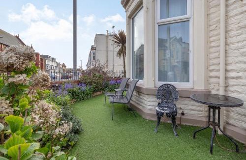 Blackpool Town Center House | Cherry Tree House