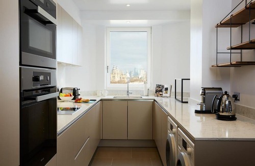 Courtfield Apartment | Cheval Gloucester Park at Kensington