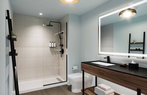 Waikiki Hotel | Chic Retreat in the Heart of Waikiki – Romer House Style, 3 Units