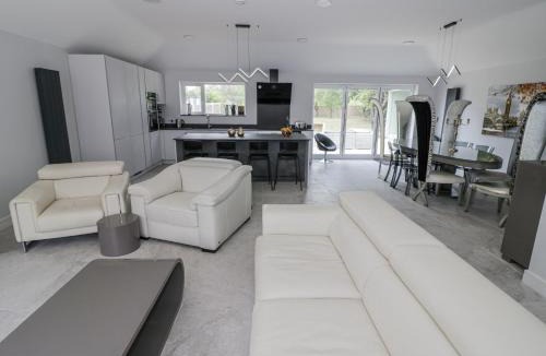 Pitchcombe House | Chillon