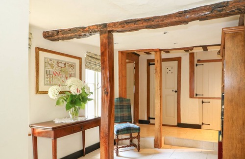 Yelden Cottage | CHURCH COTTAGE AND WATER TOWER, pet friendly, with pool in Kimbolton