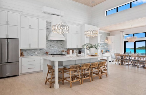 William's Town House | CIESTA SANDS- Beachfront Luxury, Top Beach, 4 bedrooms w private bath, Pool