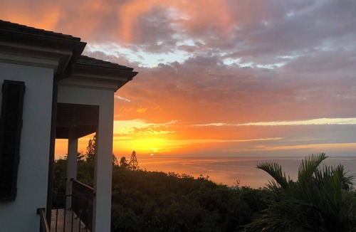 Gambier Villa | Cima del Mar (Top of the Sea) Hilltop, private 180 degree ocean view