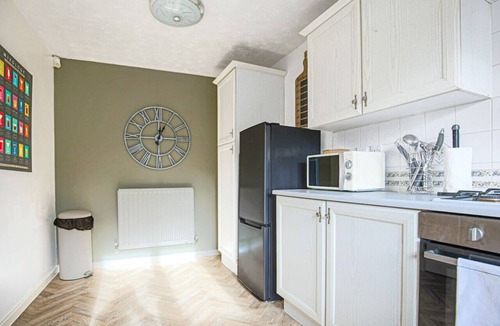 Knowle Sands House | City Centre House Pool Table Driveway Parking Sky TV Fast Wifi Yoko Property