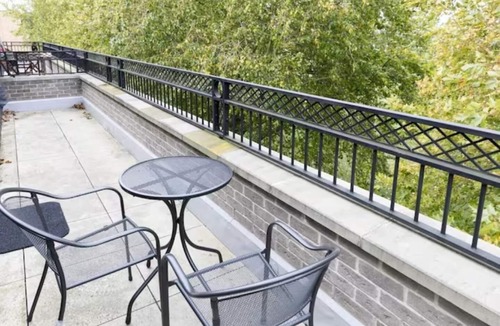 Cambridge City Centre Apartment | City Centre Penthouse with Balcony 5 mins walk to Colleges and Sleeps 6