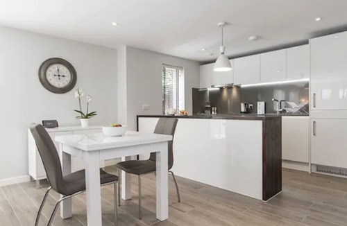 Mill Road Apartment | Citystay - Eagle Yard