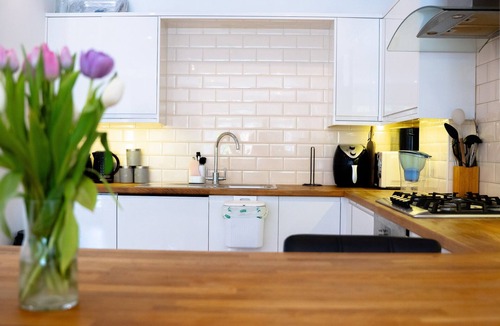 London Borough of Bromley Apartment | Cleave House - Stylish n Chic 3 Bed House Mins From Central London
