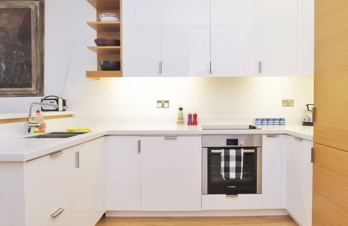 Farringdon Apartment | Clerkenwell Near Station With Lift & Balcony