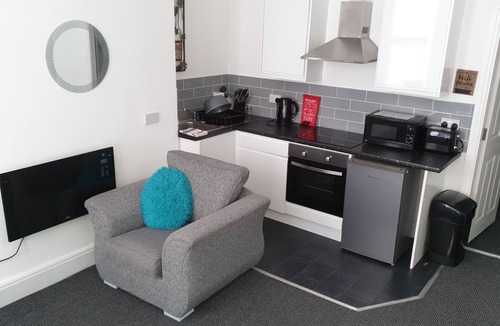 South Shore Apartment | Coast Accommodation Station Road Apartments