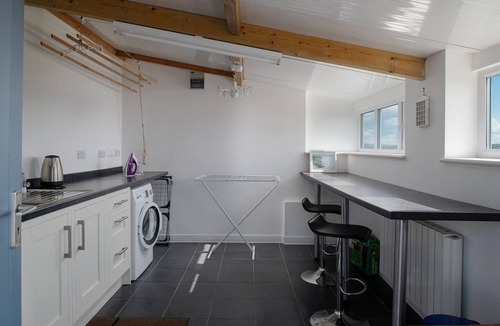 Garn Fadryn Cottage | Coastal Retreat on Wales Path with Sea Views
