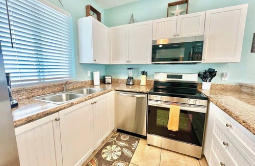Alice Town Condo | 'Coastal Soul' - Oceanview Condo Recently Updated