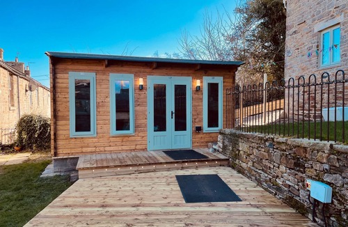 Mickleton Cottage | COBBLERS BARN, pet friendly, with hot tub in Mickleton, Teesdale