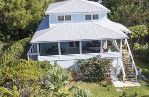 Green Turtle Cay House | Coco Hideaway, Coco Bay, GTC, City Water, Generator & steps to beach-sleeps 4-6.