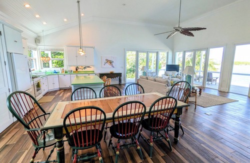 Green Turtle Cay House | Coco Palms - private beach Oasis on Coco Bay just steps from Sea Turtle preserve