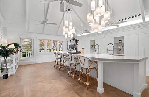 Bedford House | Columbia House – Elegant Canal-Front Estate in Lyford Cay