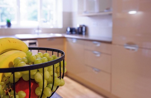 Aylesbury House | Comfortable 4-bedroom home Aylesbury/park view/pet friendly/car port