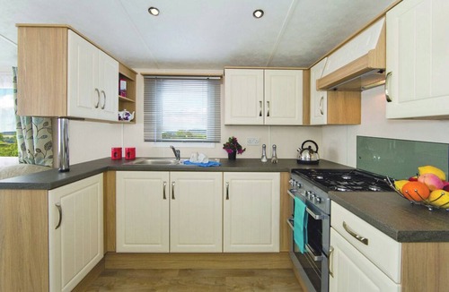 Hexham House | Comfortable and spacious 12ft-wide caravan with one double and one twin.
