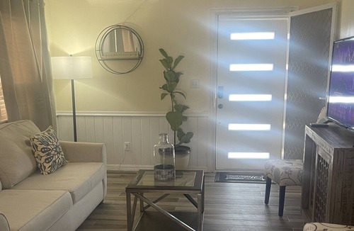 Nassau Cabin | Comfortable, Clean, and Cozy Cottage in Nassau!