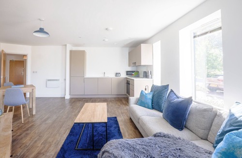 Bicester Apartment | Comfortable, modern apartment near Bicester