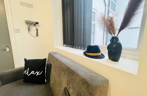 Georgian Quarter Apartment | Comfortable Private 1- Bedroom Flat - F4*