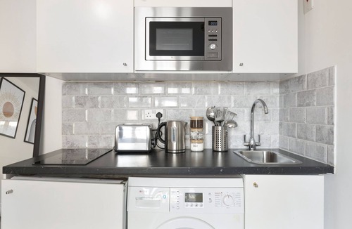 Farringdon Apartment | Comfy Studio Flat In Central London